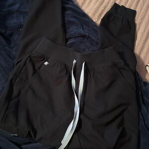 scrub pants never worn